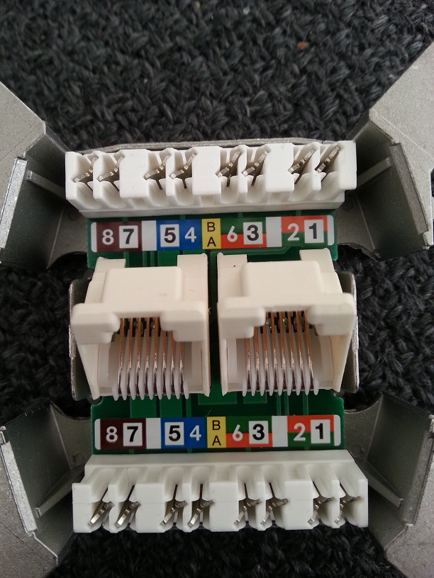 UTP in de muur aansluiten | Klussen, Wonen en Huishouden (K&W/KLU ...